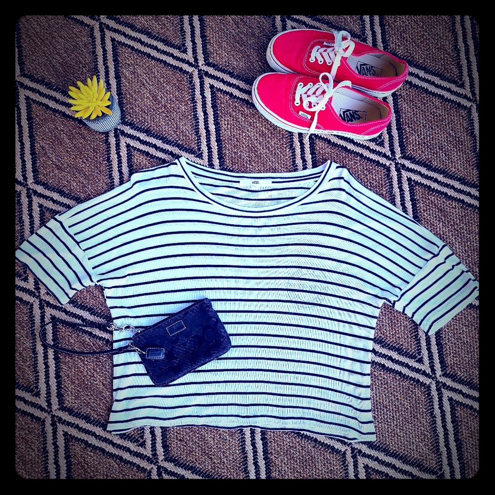 👕 Vans Striped Crop Top